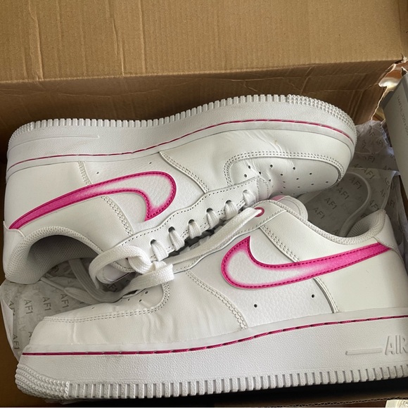 Women’s Airforce1 07 - Picture 2 of 4